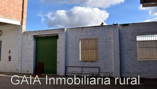 Nave industrial en venta en Maella
