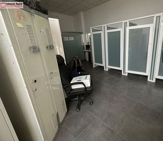 Nave industrial en venta en Loeches