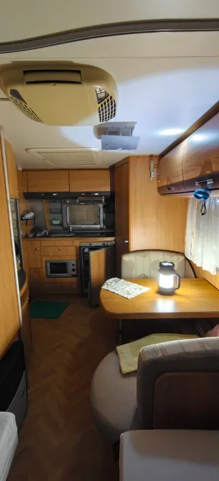 Caravana Burstner Trescento 470 TL 2008