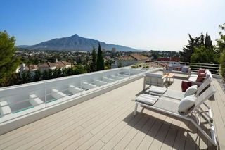 Chalet en alquiler en Los Naranjos - Las Brisas en Marbella