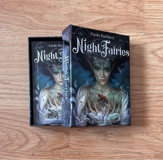 Lote de 2 mazos de cartas preciosos.