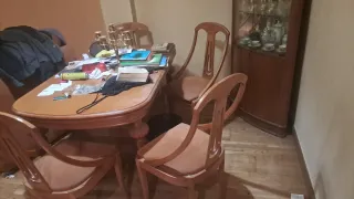 Mesa + 4 sillas comedor