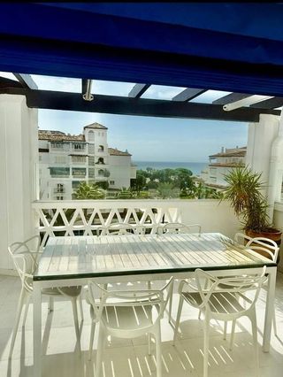 Ático en alquiler en Puerto Banús en Marbella
