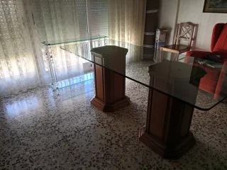 Mueble de comedor de madera mesa cristal
