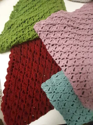 Toquilla púrpura tejida a mano