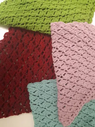 Toquilla púrpura tejida a mano