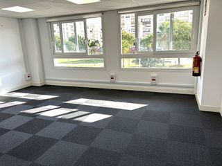 Oficina en venta en Teatinos en Málaga