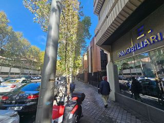 Local comercial en alquiler en Vallehermoso en Madrid