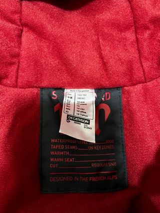 Abrigo Quechua Negro con Capucha