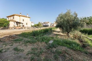 Terreno en venta en Zubia (La)