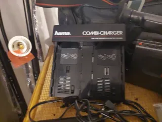 Videocámara Sharp VHS con accesorios