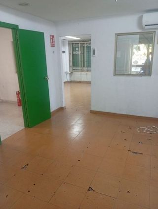 Local comercial en alquiler en Carranque - Haza Cuevas en Málaga