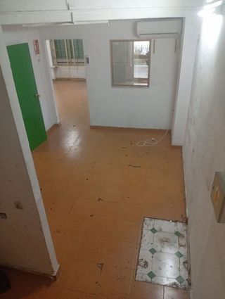 Local comercial en alquiler en Carranque - Haza Cuevas en Málaga