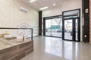 Local comercial en venta en Valdebebas - Valdefuentes en Madrid