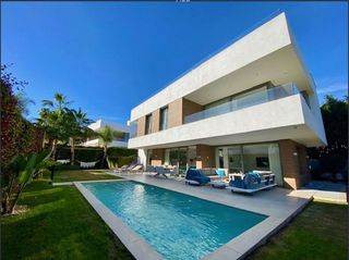 Chalet en alquiler en Paraíso - Atalaya- Benamara en Estepona