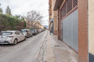 Local comercial en venta en Cervantes en Granada