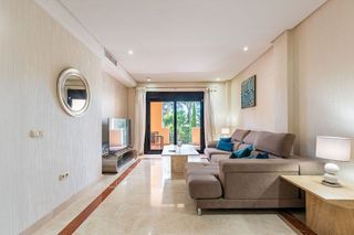 Piso en alquiler en Puerto Banús en Marbella