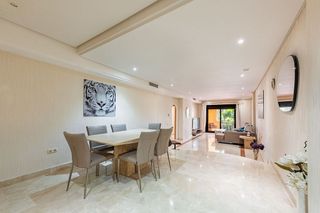 Piso en alquiler en Puerto Banús en Marbella