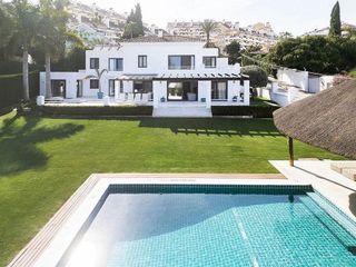 Chalet en alquiler en Nueva Andalucía centro en Marbella
