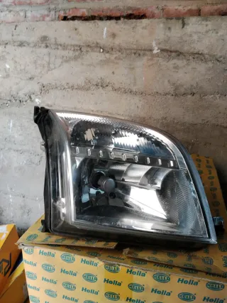 Faro delantero derecho Ford Fusión