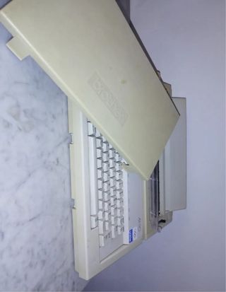 Máquina de escribir Brother AX-110