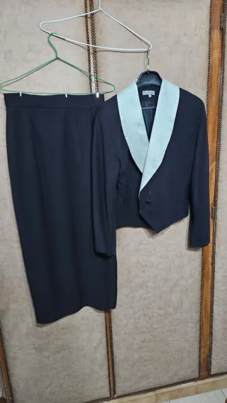 Traje de chaqueta y falda