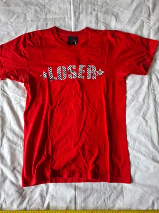 Maglietta rossa con stampa LOSER