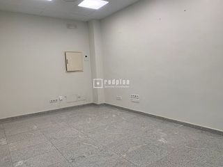 Local comercial en alquiler en Pau de Carabanchel en Madrid