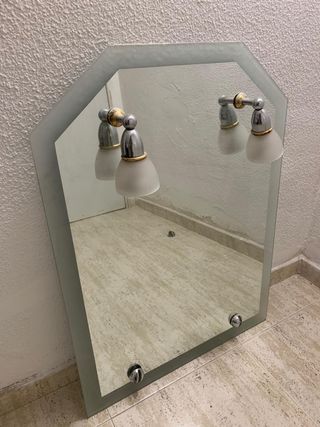 Espejo con luces decorativas