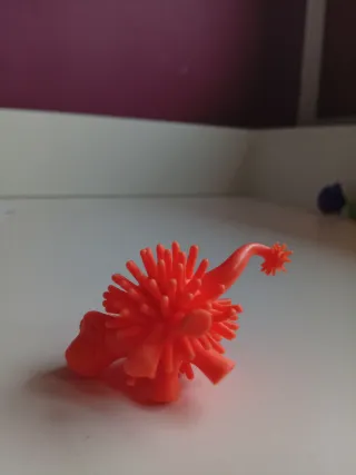 Dinosaurio Puercoespín Naranja