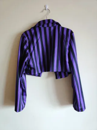 Disfraz uniforme internado Nunca Más Miércoles