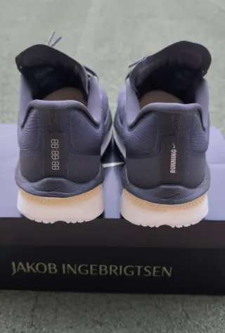 Nike Zoom Fly 6 Negro/Dorado