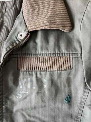 Chaqueta Volcom mujer Talla S. Verde y marrón