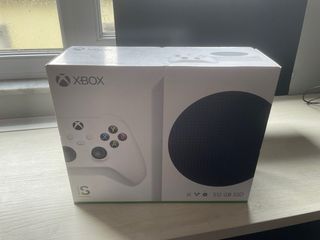 Xbox series S 512GB, como nueva, + monitor Acer