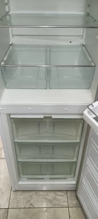 NEVERA COMBI LIEBHERR NO FROST ENERGÍA A+