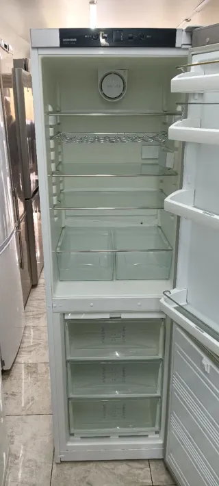 NEVERA COMBI LIEBHERR NO FROST ENERGÍA A+