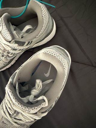 Nike P6000 Gris y Blanco