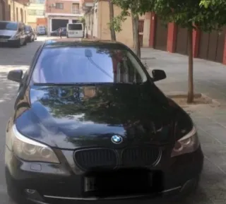 Desmontaje completo de un coche BMW Serie 5 2010