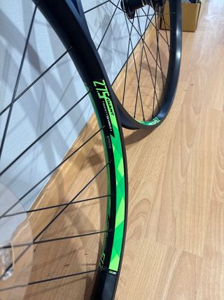 Juego Ruedas 27.5 Plus Boost