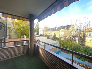 Casa pareada en alquiler en Piovera - Conde Orgaz en Madrid