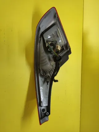 PILOTO TRASERO DERECHO RENAULT MEGANE III PORTON