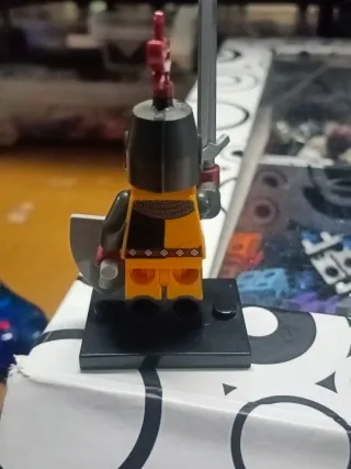Lego Caballero Medieval con Escudo y Espada