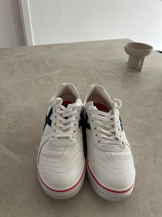 Zapatillas Munich niño talla 37. Como nuevas