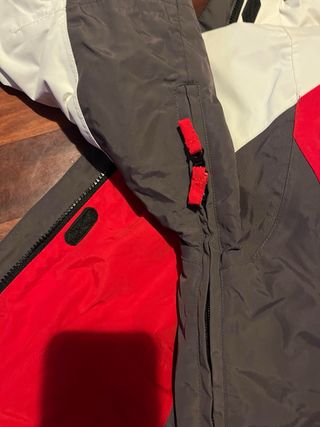 Chaquetas esqui una de ldel y otra de decathlon