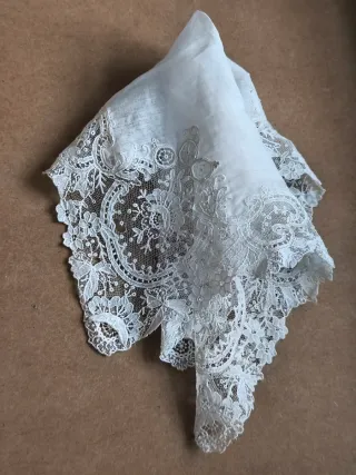 Pañuelo encaje antiguo.