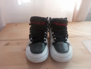Zapatillas niño Jordan Jump Man. Talla:27'5.
