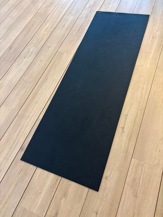 Esterilla de yoga - son 10 grises y 2 negras