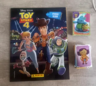 Album Toy Story 4, 176 cromos y 42 cartas sin repe