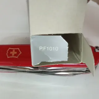 Navaja multiusos Victorinox, nueva en su caja