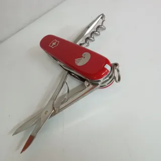 Navaja multiusos Victorinox, nueva en su caja